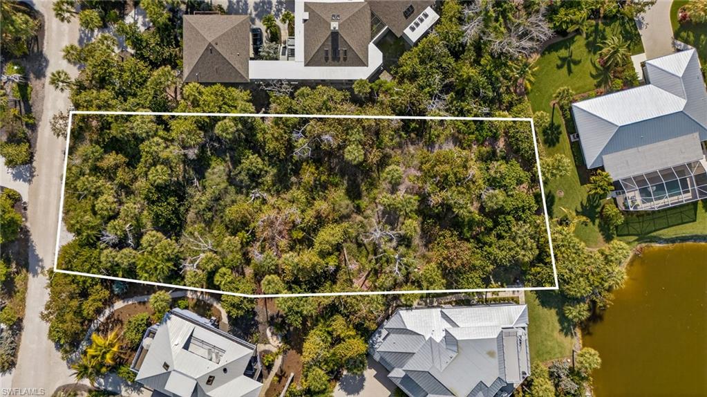 933 Strangler Fig Ln Property Photo 15
