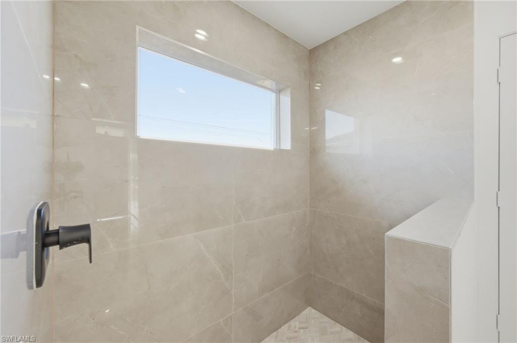 2105 Ne 1st Ave Property Photo 18