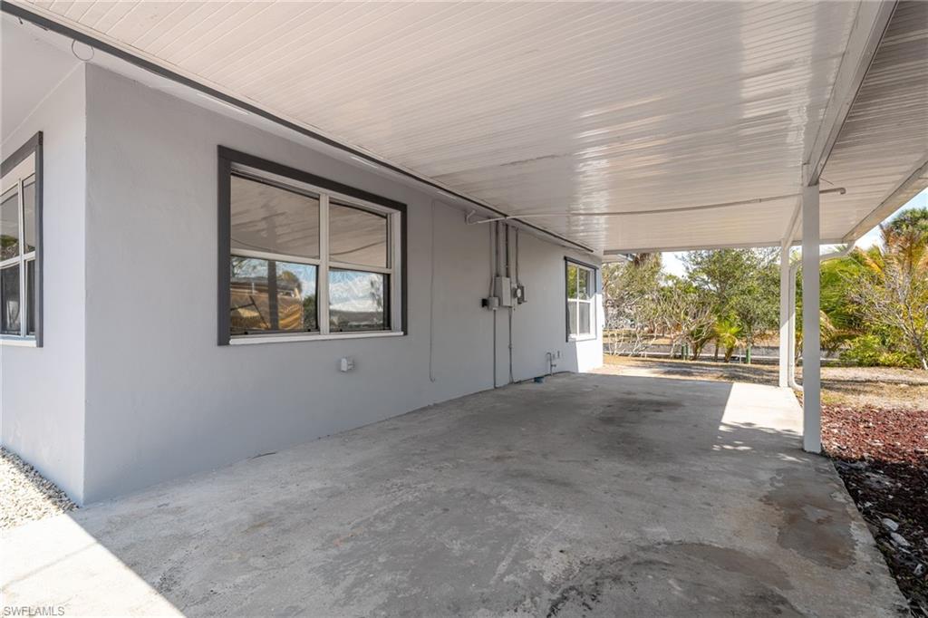 1006 April Ln Property Photo 3