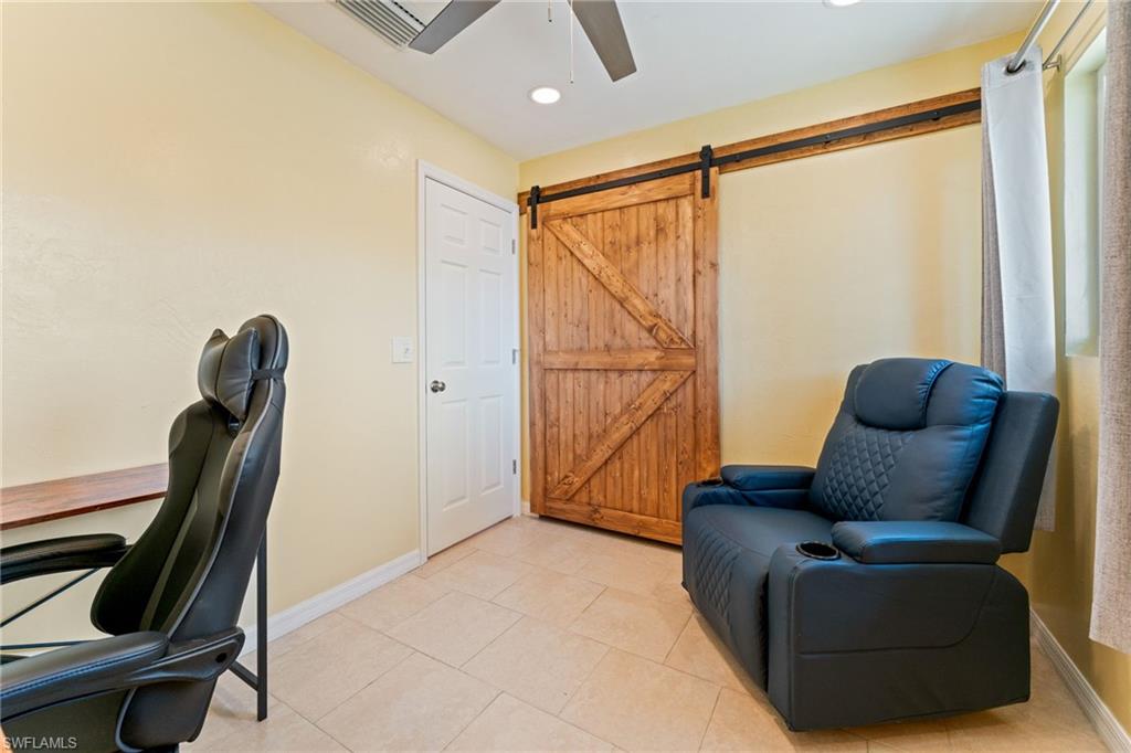 1006 April Ln Property Photo 17