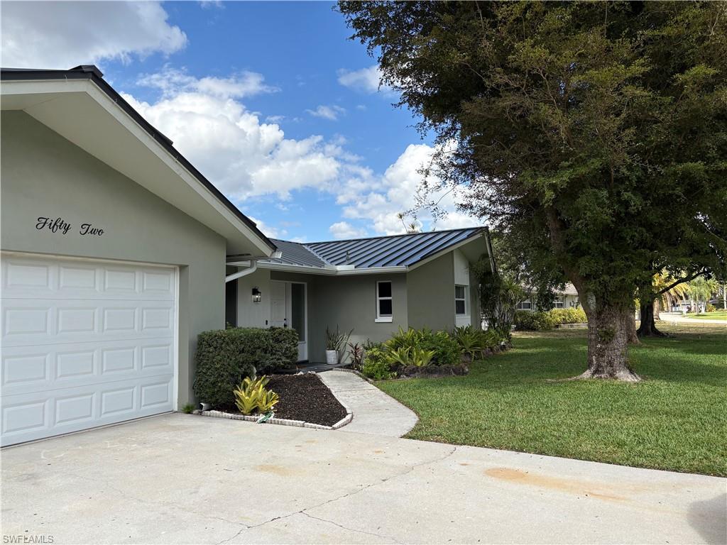 5652 Eichen Cir E Property Photo 2