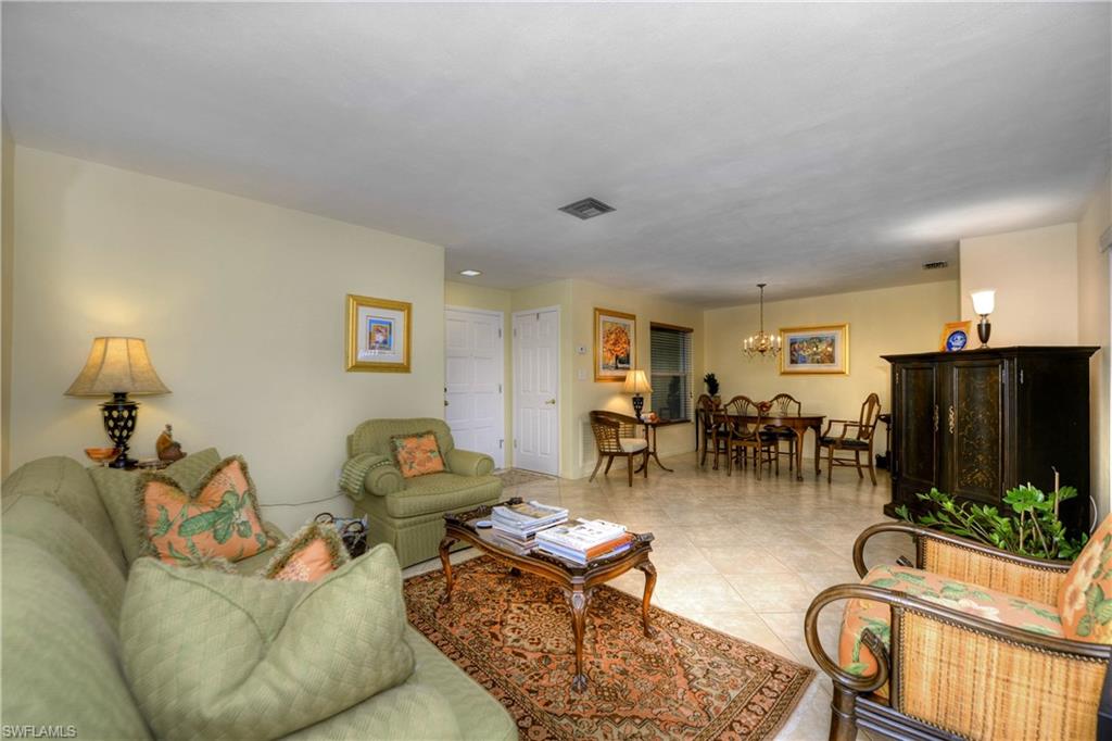 5652 Eichen Cir E Property Photo 5