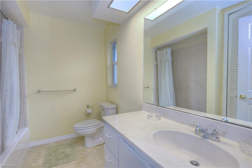 5652 Eichen Cir E Property Photo 10