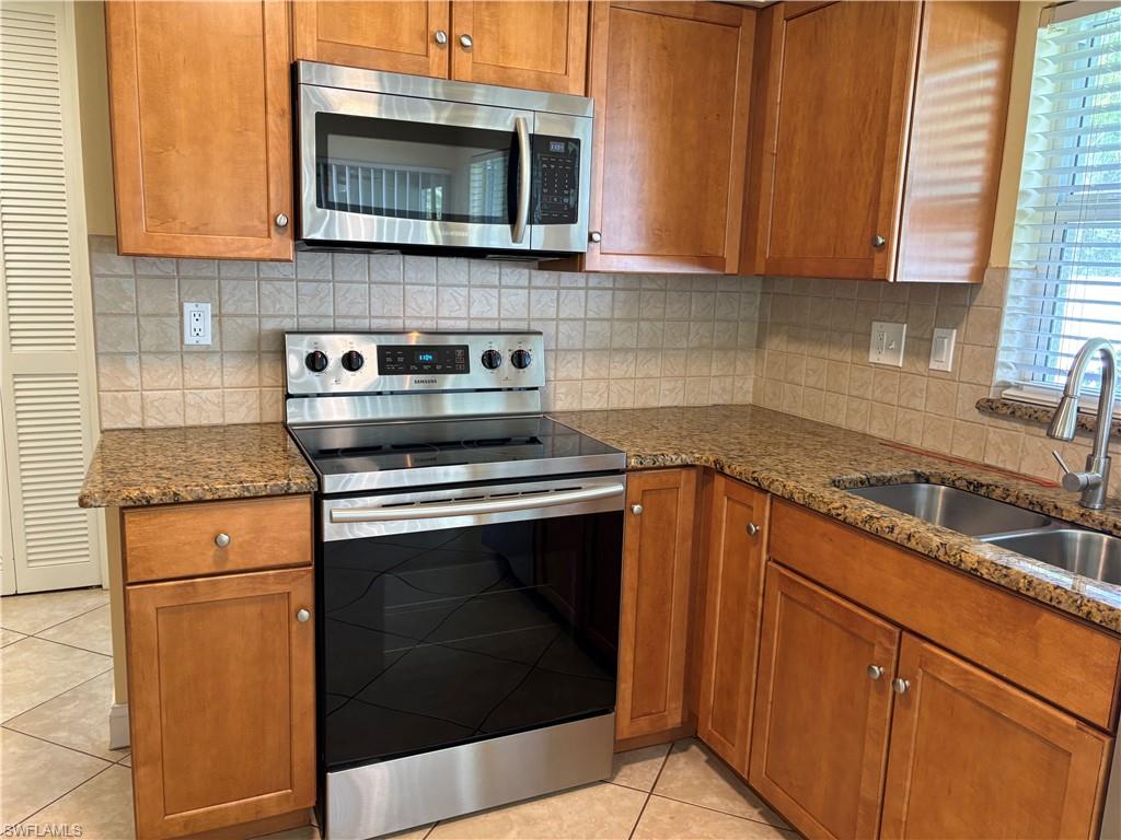 5652 Eichen Cir E Property Photo 18