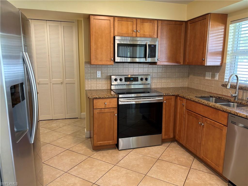 5652 Eichen Cir E Property Photo 24