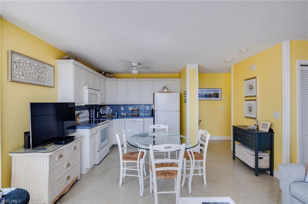 7360 Estero Blvd 403 Property Photo 3
