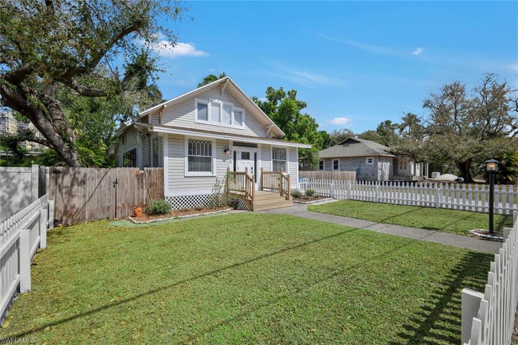 2723 Second St Property Photo 4