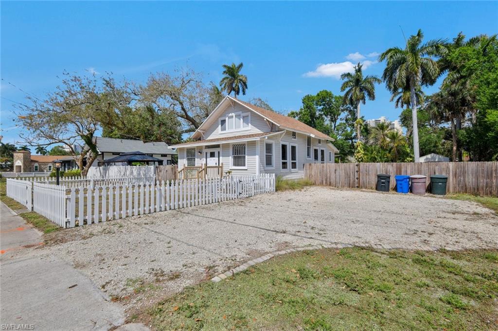 2723 Second St Property Photo 32