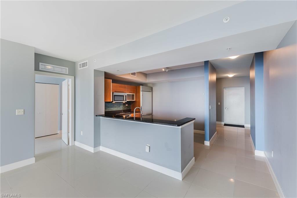 3000 Oasis Grand Blvd 2405 Property Photo 7