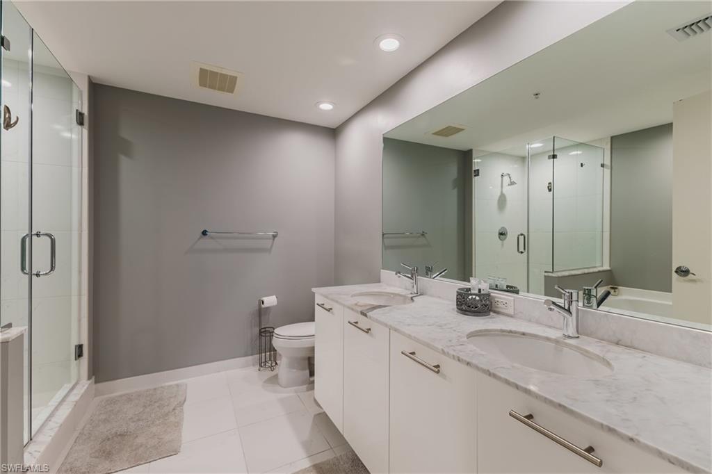 3000 Oasis Grand Blvd 2405 Property Photo 17
