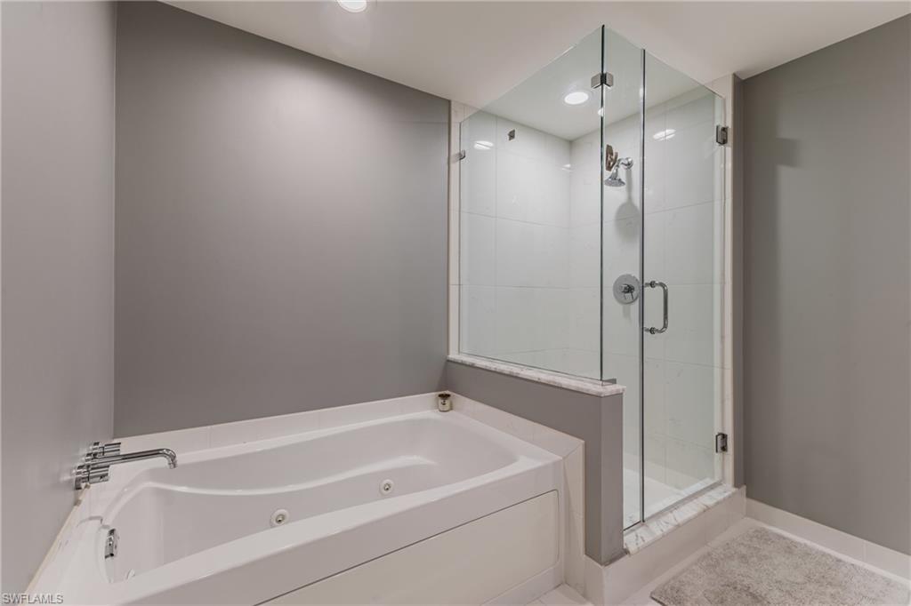 3000 Oasis Grand Blvd 2405 Property Photo 18