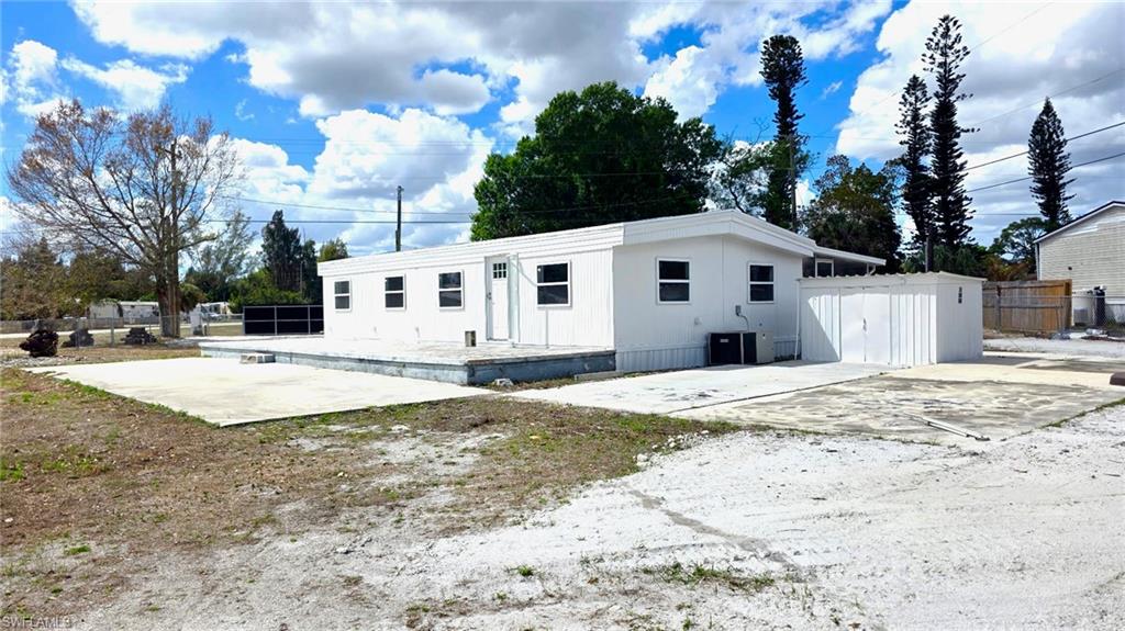 8180 Suncoast Dr Property Photo 2