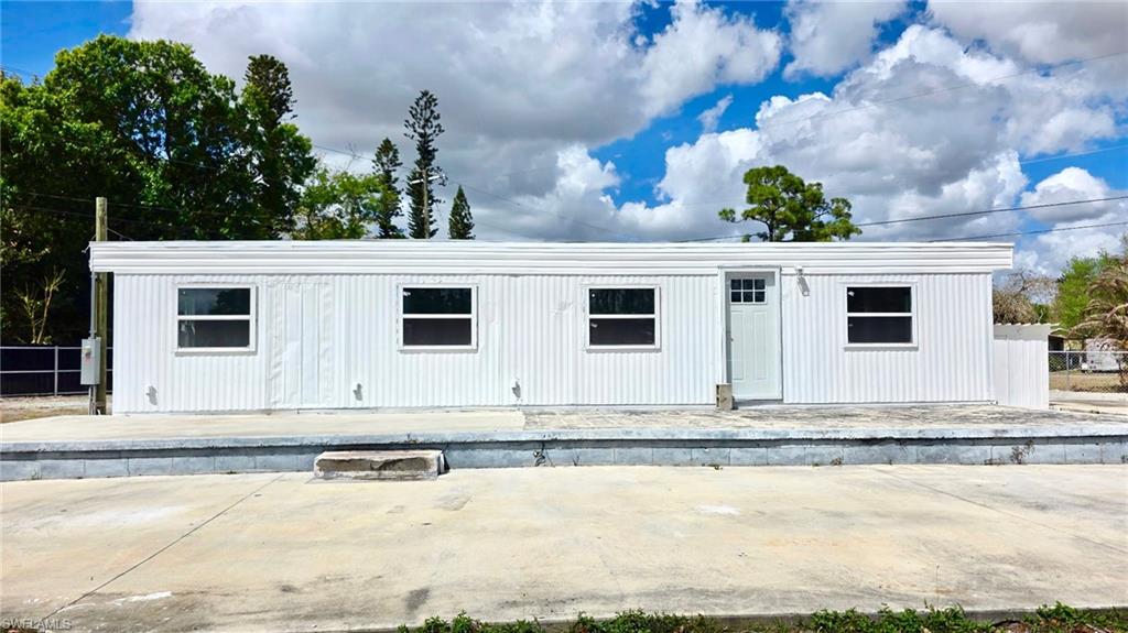 8180 Suncoast Dr Property Photo 3