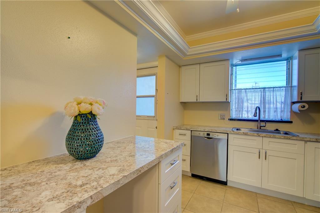 402 Se 42nd Ter 3 Property Photo 3