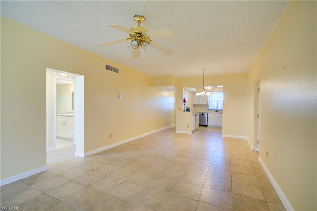 402 Se 42nd Ter 3 Property Photo 6