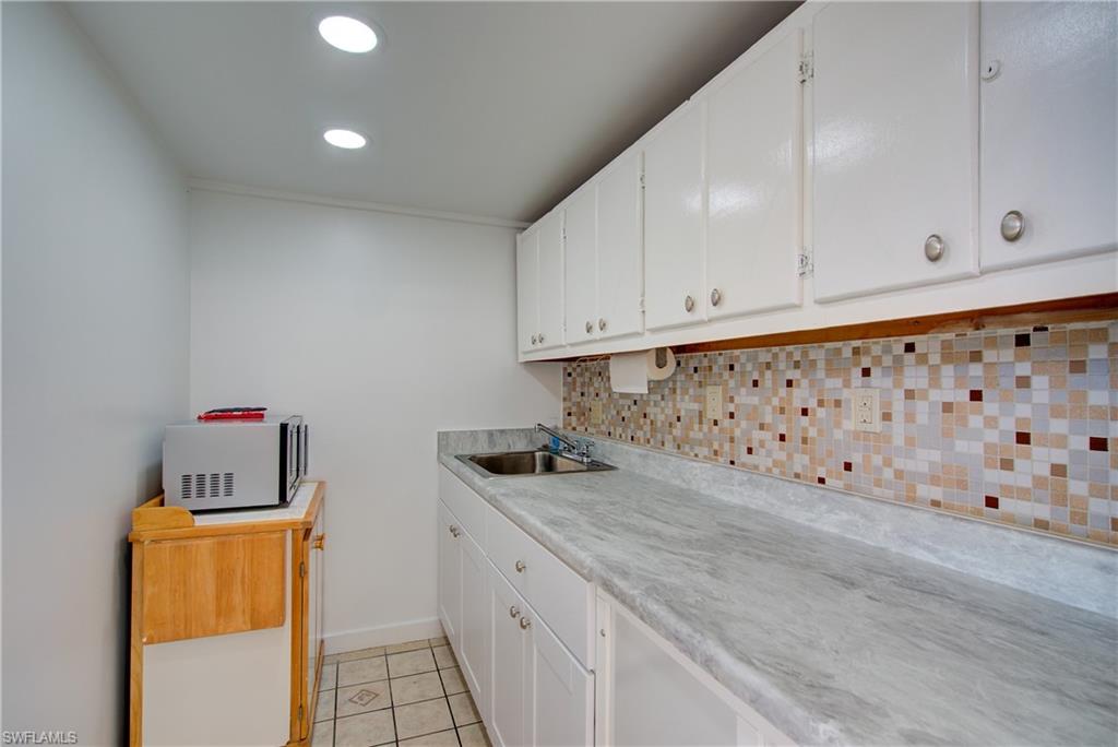 402 Se 42nd Ter 3 Property Photo 27