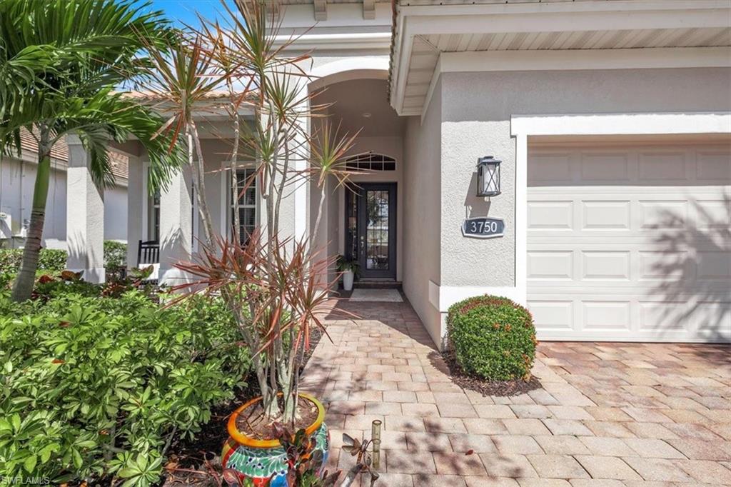 3750 Lakeview Isle Ct Property Photo 4
