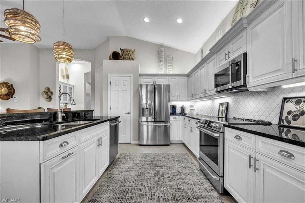 3750 Lakeview Isle Ct Property Photo 15