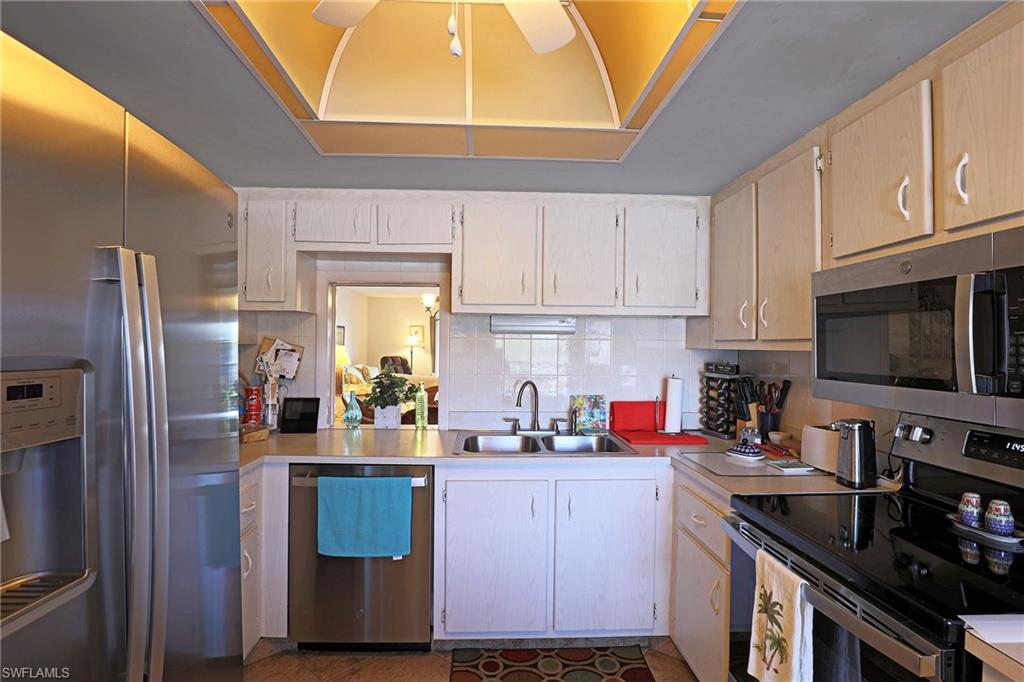 4711 Santa Barbara Blvd 4 Property Photo 6