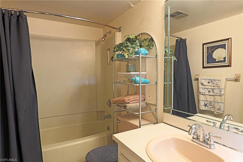 4711 Santa Barbara Blvd 4 Property Photo 13