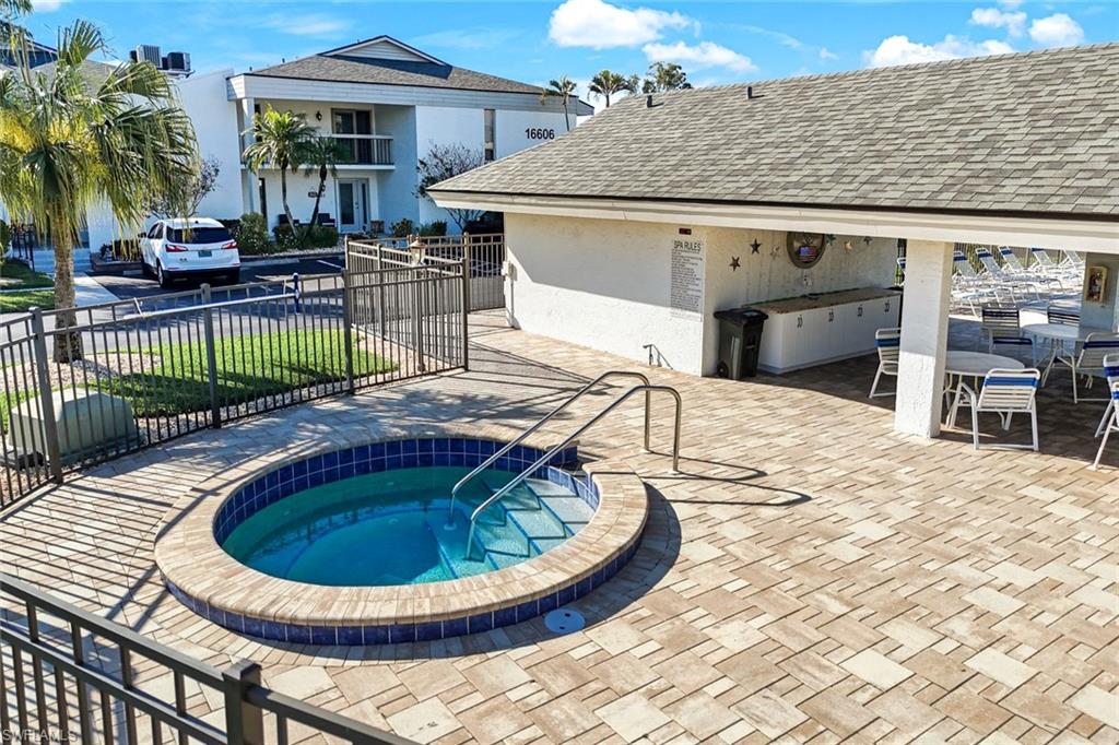 16580 Waters Edge Ct 202 Property Photo 4
