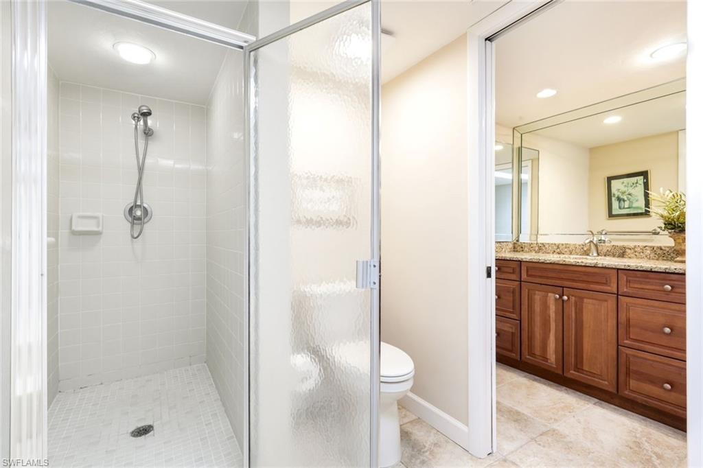 16580 Waters Edge Ct 202 Property Photo 24