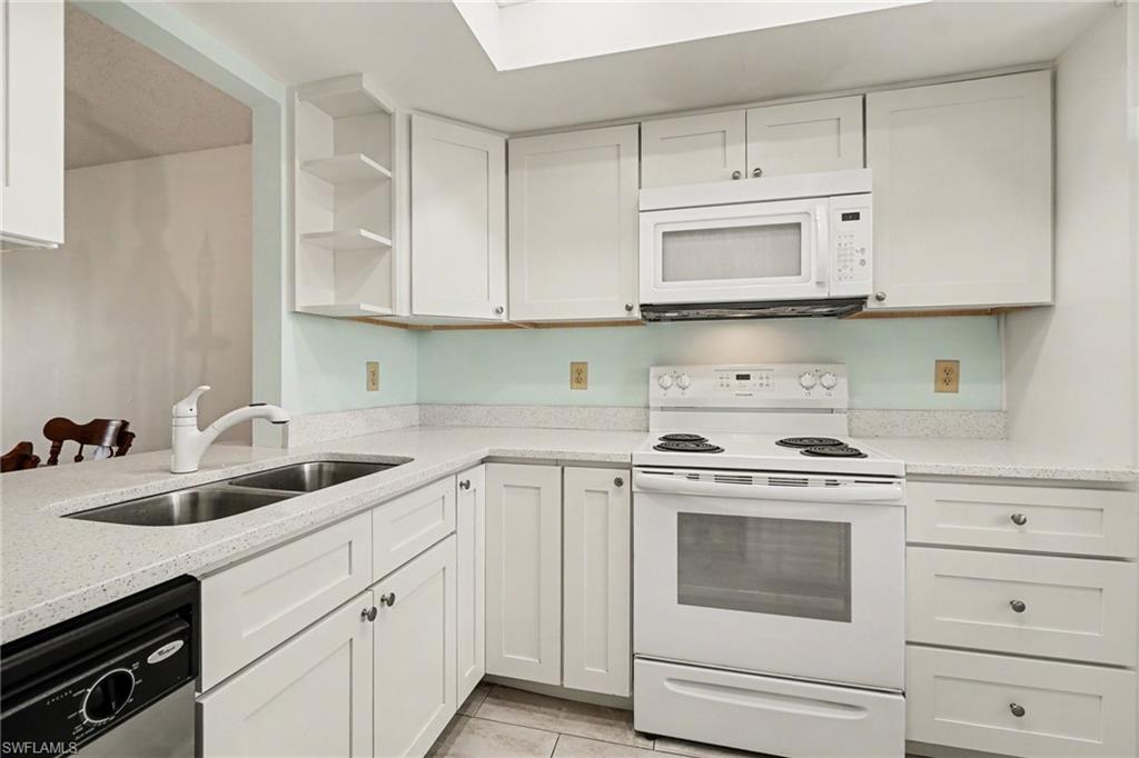 423 Cape Coral Pkwy W 203 (207) Property Photo 6