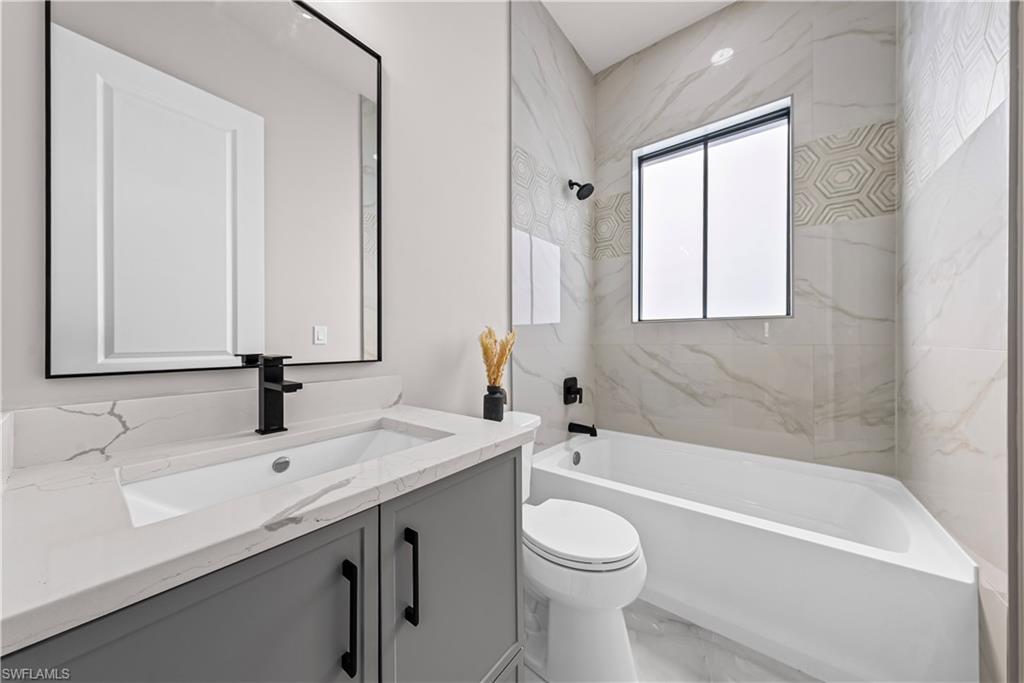 2711 10th St W Property Photo 17