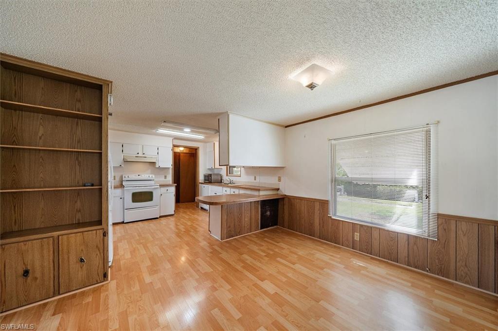 3028 Bamboo Ct N Property Photo 14
