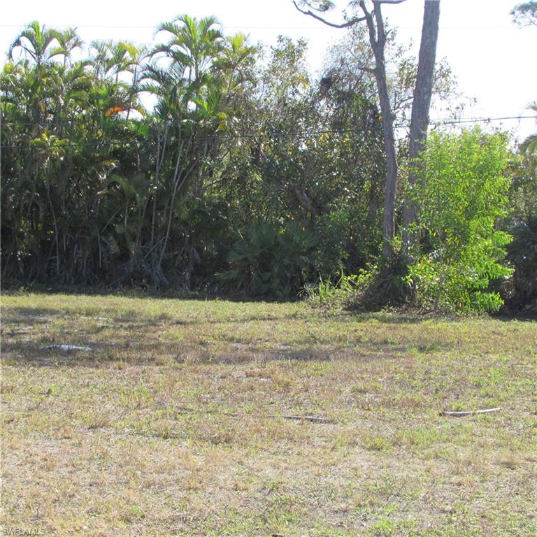 7757 Breakwater Ct Property Photo 4