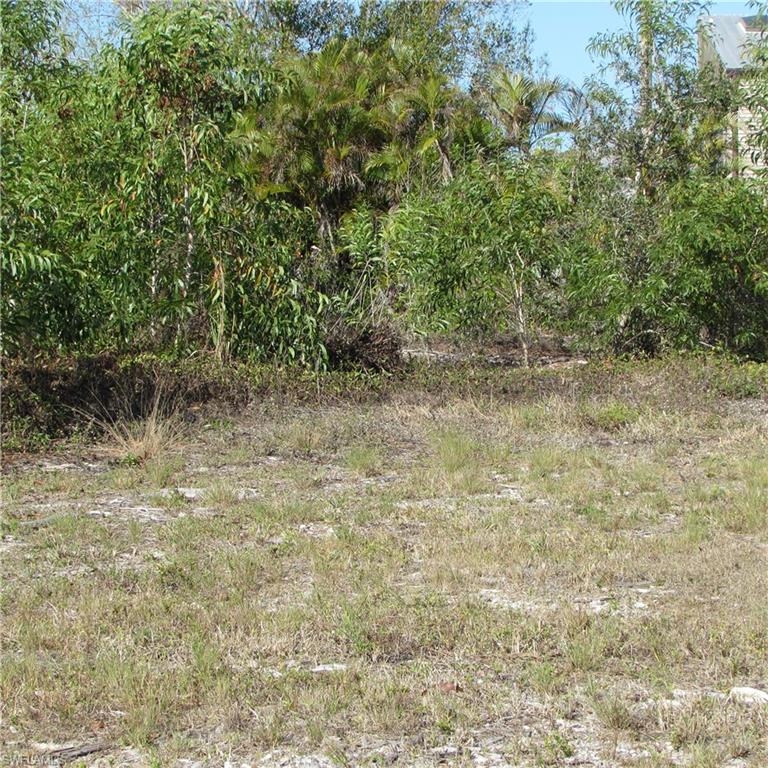 7757 Breakwater Ct Property Photo 8