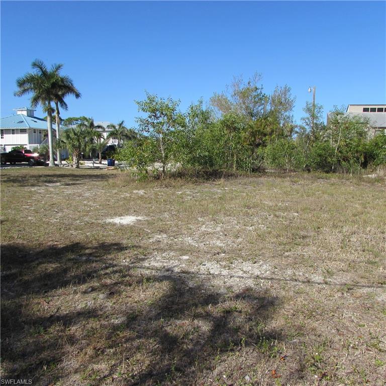 7757 Breakwater Ct Property Photo 13