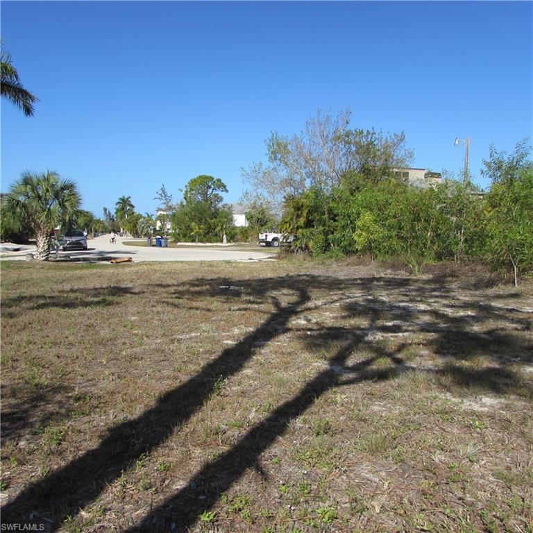7757 Breakwater Ct Property Photo 16