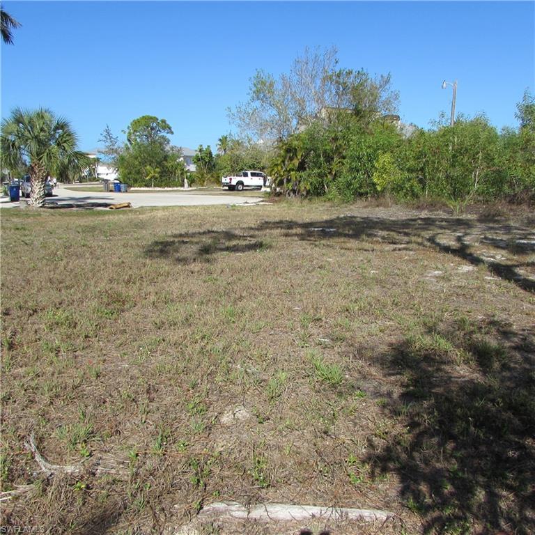 7757 Breakwater Ct Property Photo 17