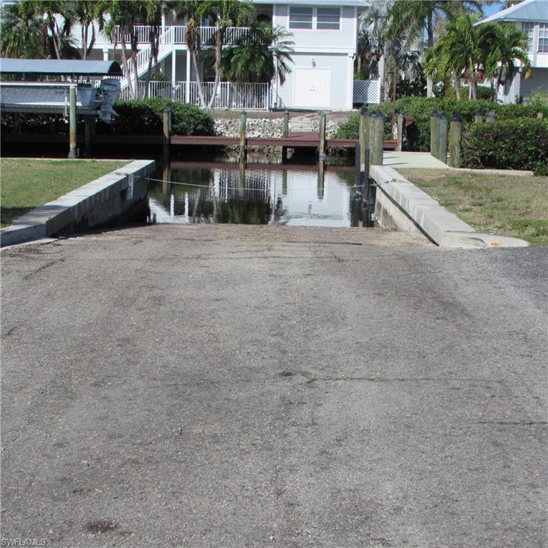 7757 Breakwater Ct Property Photo 22