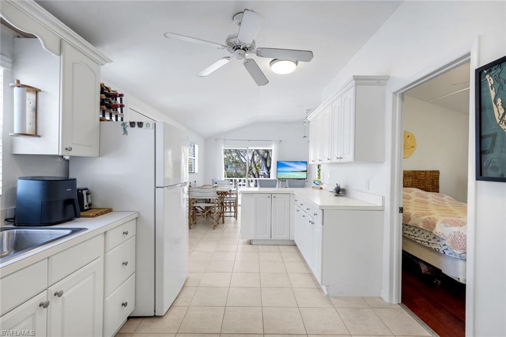 746 Cardium St Property Photo 4