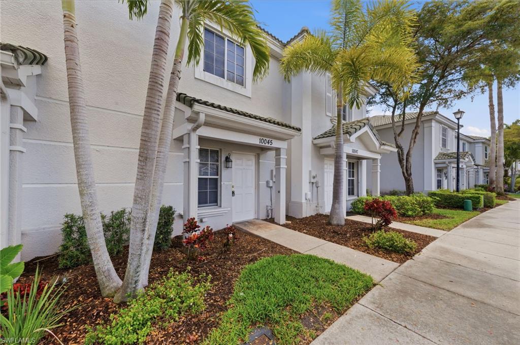 10045 Lone Cypress St Property Photo 4