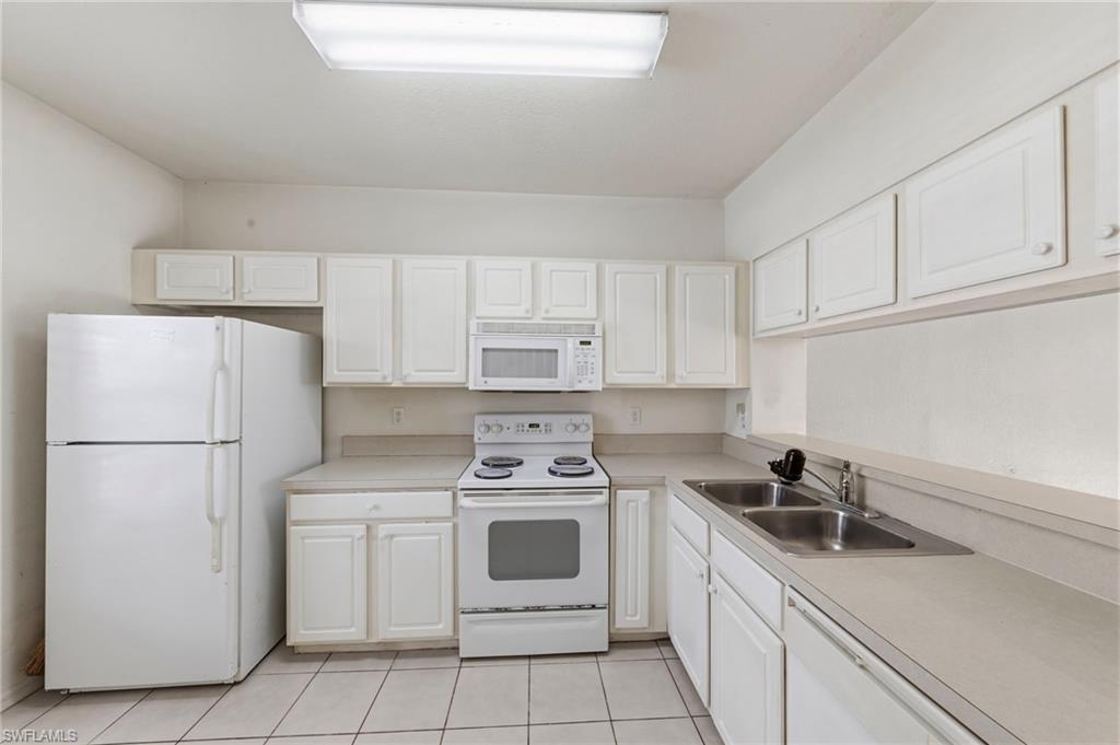 10045 Lone Cypress St Property Photo 7