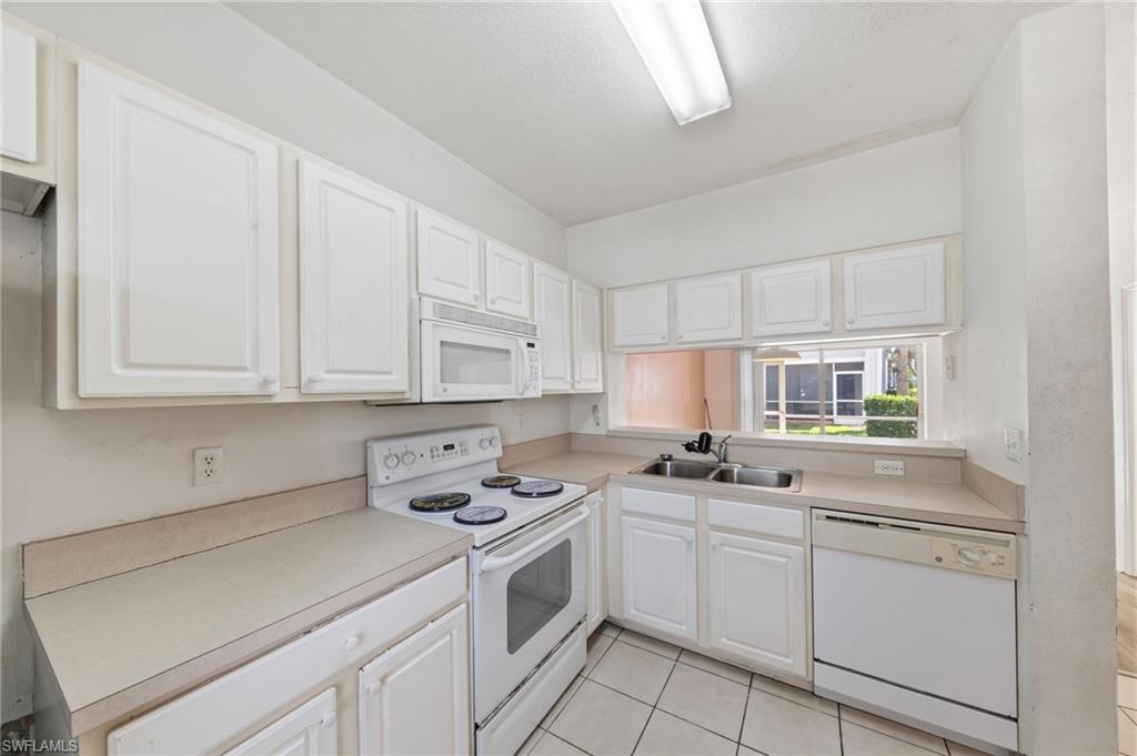 10045 Lone Cypress St Property Photo 8