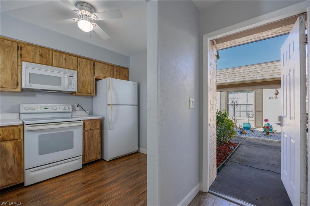 9303 Lennex Ln Property Photo 3