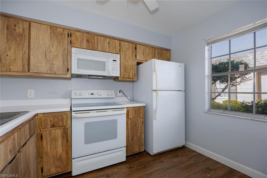 9303 Lennex Ln Property Photo 4