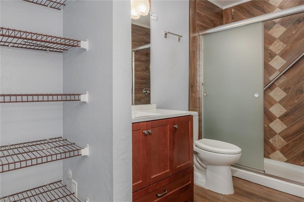 9303 Lennex Ln Property Photo 12