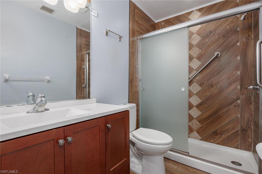 9303 Lennex Ln Property Photo 13