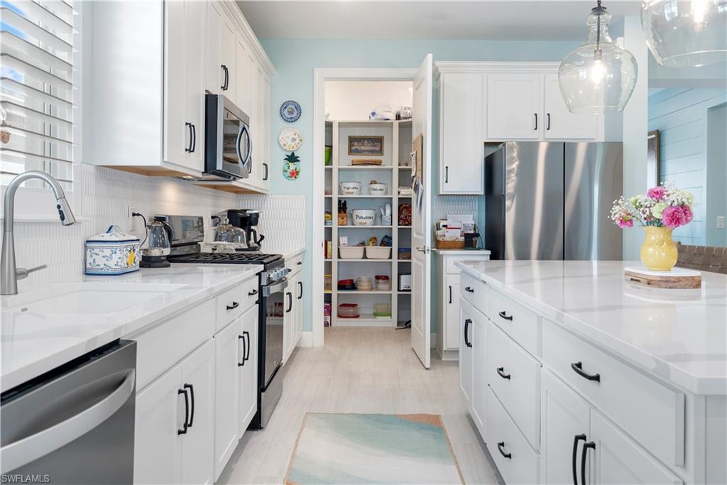 15877 Shoreline Dr Property Photo 1