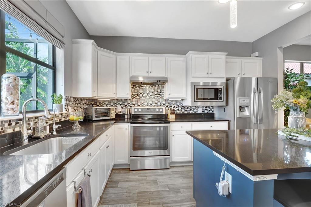 10908 Clarendon St Property Photo 14
