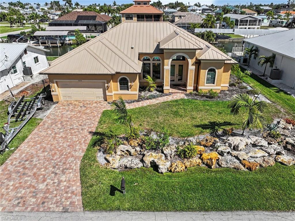 3656 Emerald Ave Property Photo 1
