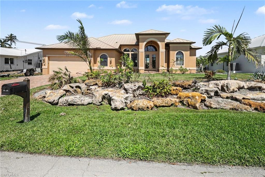3656 Emerald Ave Property Photo 2