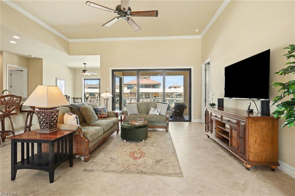 3656 Emerald Ave Property Photo 6