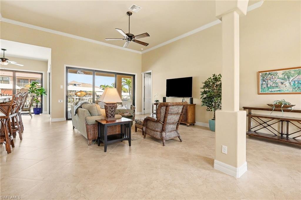 3656 Emerald Ave Property Photo 7