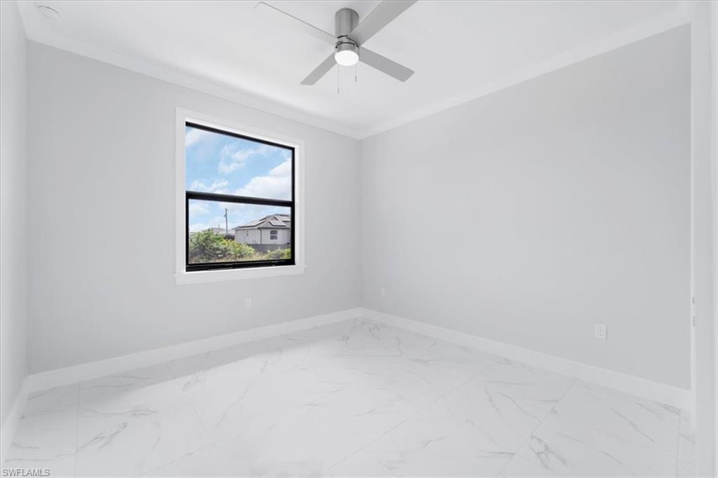 344 Parkman Ave Property Photo 24